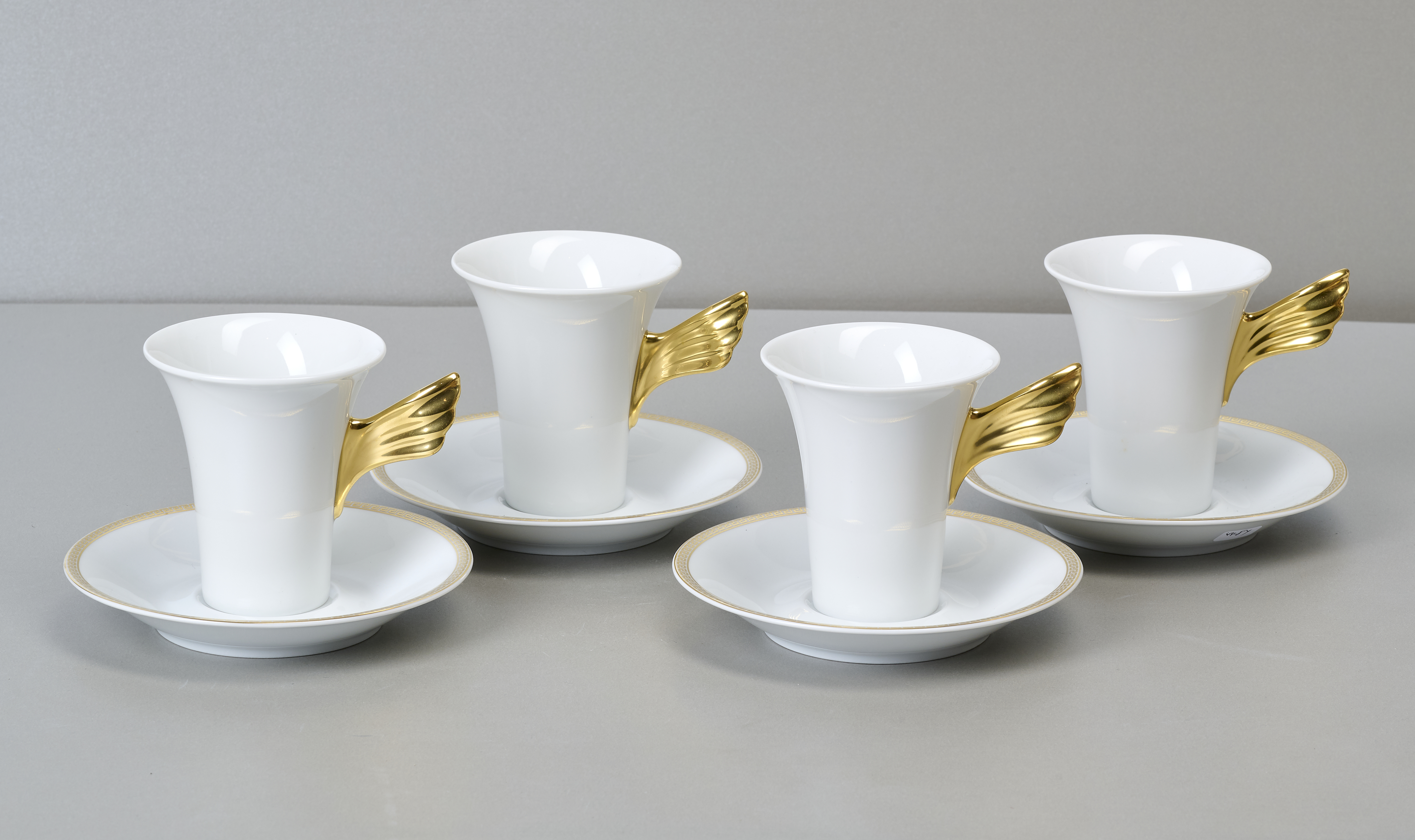 Rosenthal Versace Ikarus, Medaillon Meandre d´or, 4 Kaffeegedecke Rosenthal Versace Ikarus, Medaillon Meandre d´or, 4 Kaffeegedecke