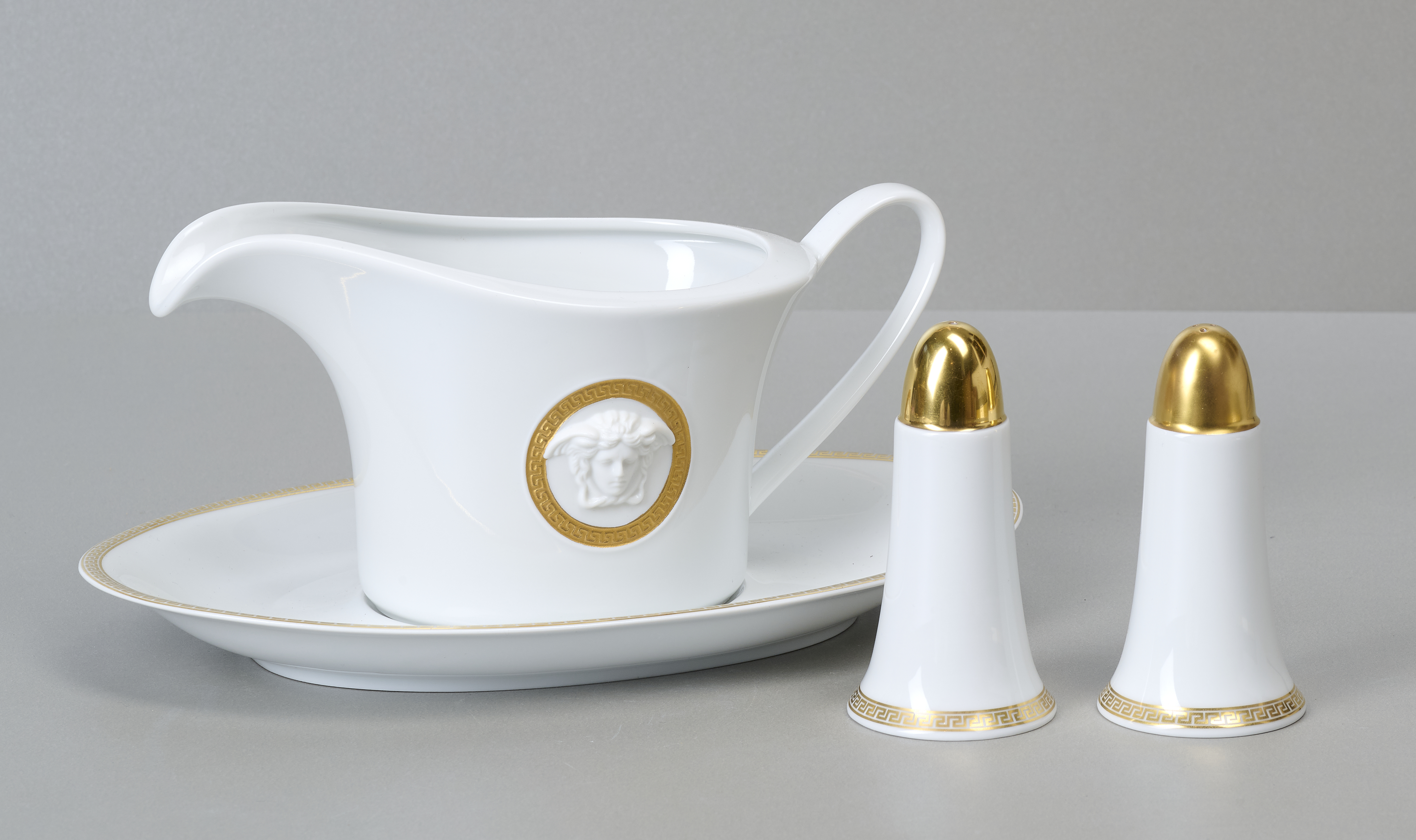 Rosenthal Versace Ikarus, Medaillon Meandre d´or, Sauciere und Salz+ Pfeffer Rosenthal Versace Ikarus, Medaillon Meandre d´or, Sauciere und Salz+ Pfeffer