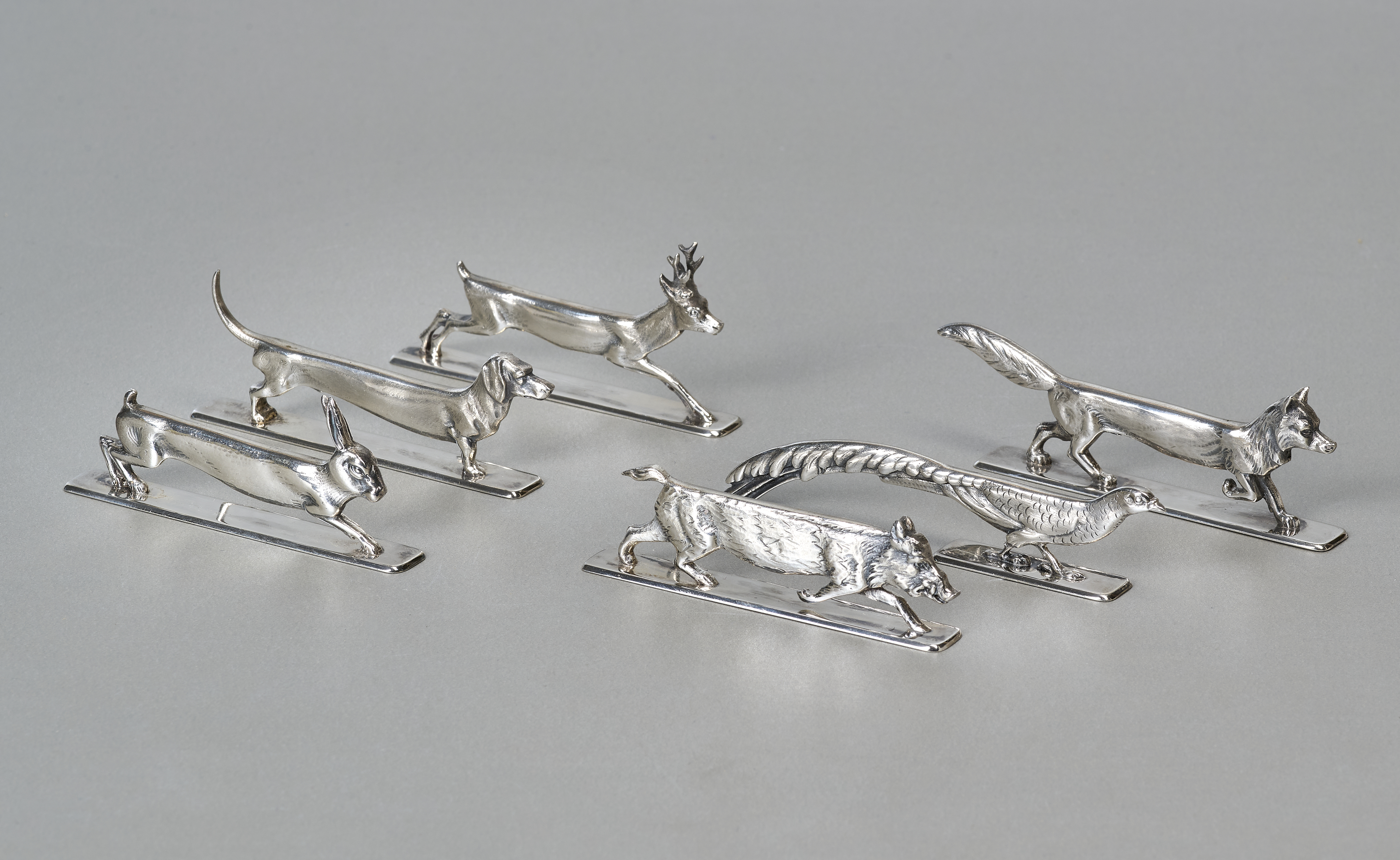 6 fein ziselierte Messerbänkchen in Wildtierform, Sterling 6 fein ziselierte Messerbänkchen in Wildtierform, Sterling