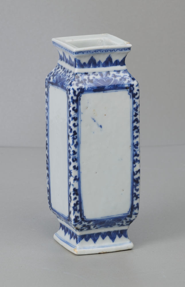 Vierkantvase China, wohl 18. Jhdt. Vierkantvase China, wohl 18. Jhdt.