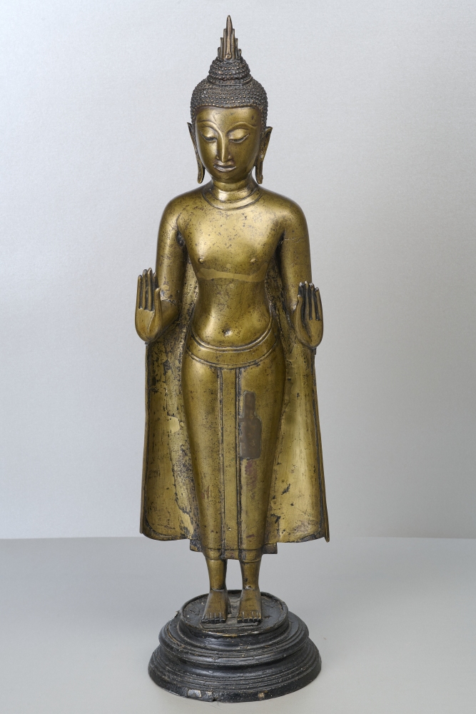 Große stehende Buddhaskulptur Thailand Große stehende Buddhaskulptur Thailand