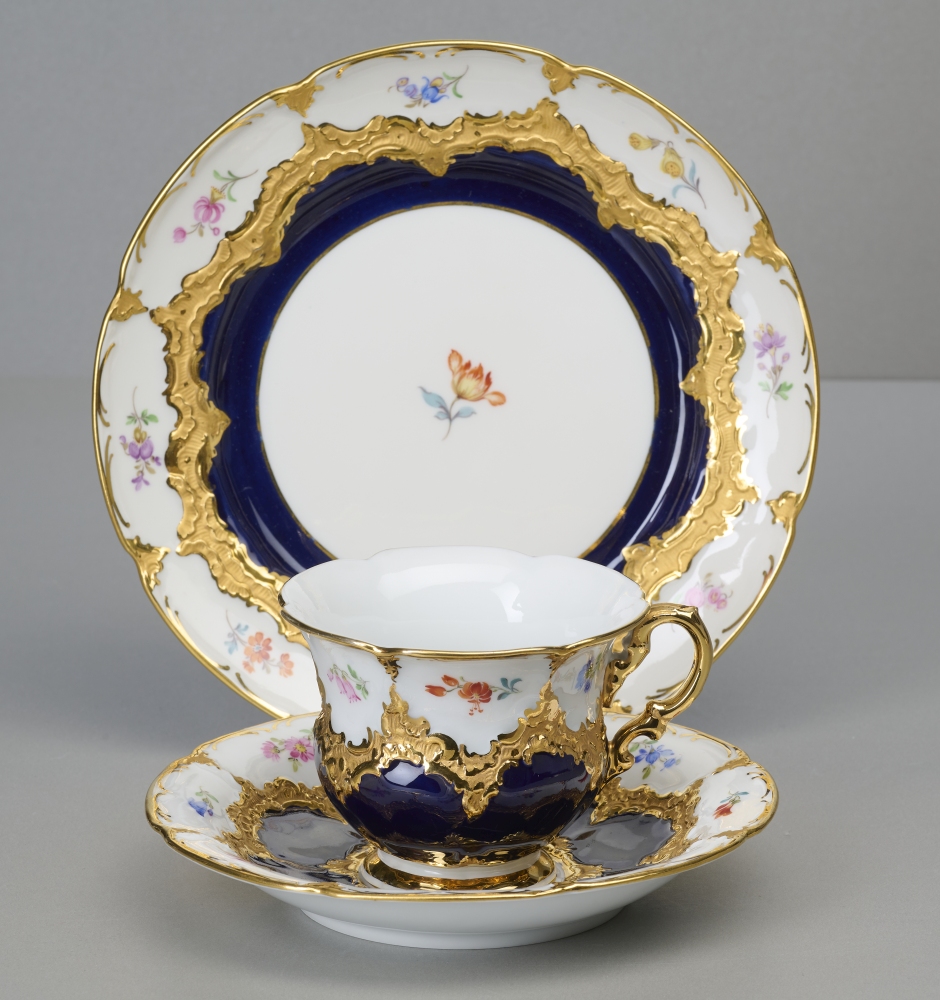 Meissen B-Form Kaffeegedeck, kobaltblau, Streublume, 1. Wahl