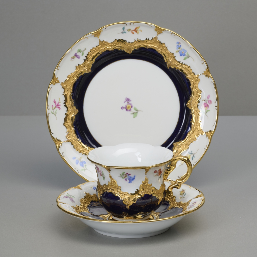 Meissen B-Form Kaffeegedeck, kobaltblau, Streublume, 1. Wahl
