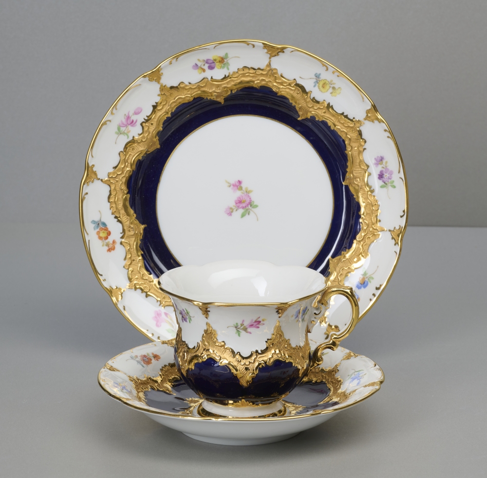 Meissen B-Form Kaffeegedeck, kobaltblau, Streublume, 1. Wahl