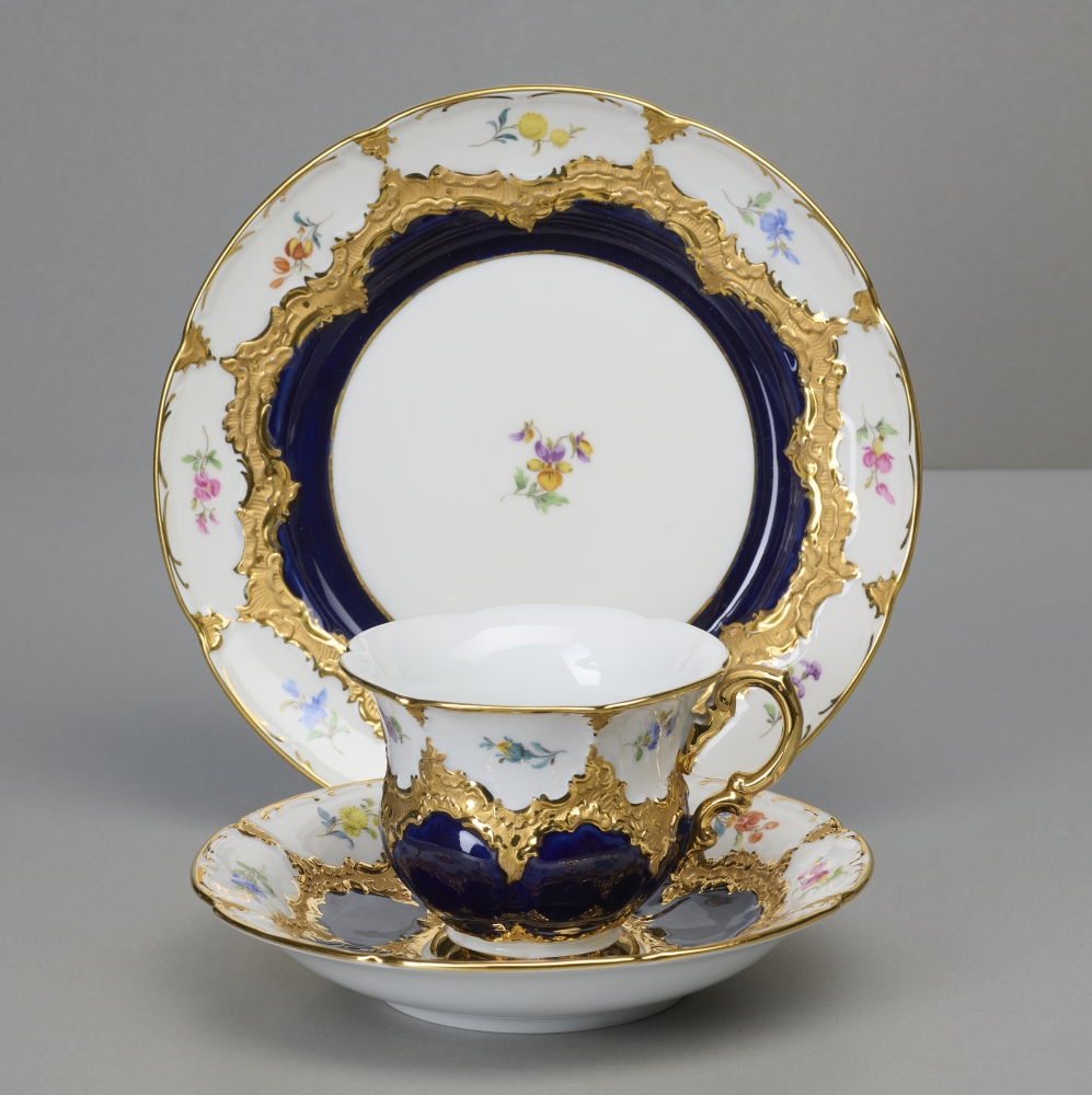 Meissen B-Form Kaffeegedeck, kobaltblau, Streublume, 1. Wahl