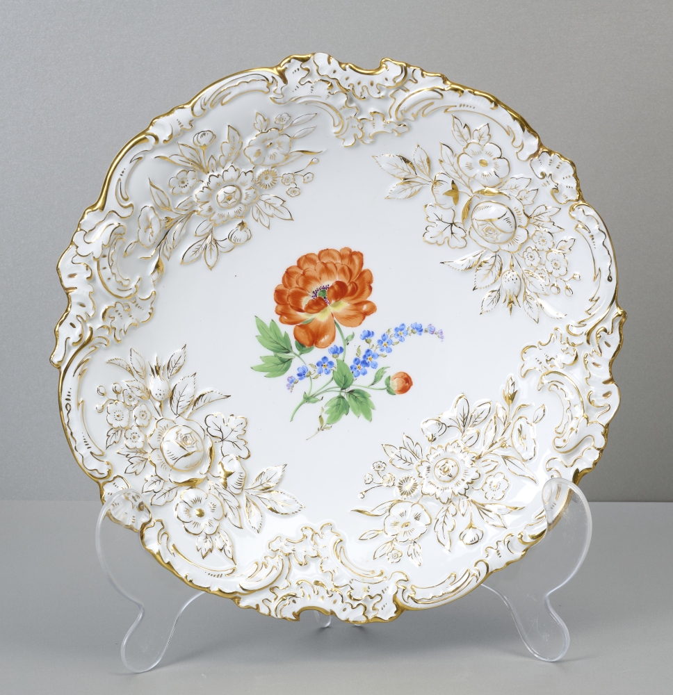 Meissen Prunkteller, Blumenmalerei, 1. Wahl