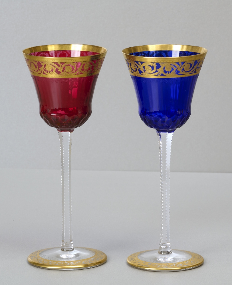 Saint Louis Thistle Gold, 2 Gläser blau und rot, mit Ätzmarke