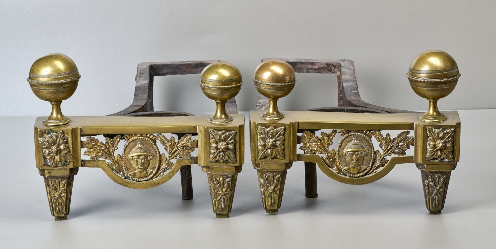 Paar Kaminböcke, Bronze, Reste Feuervergoldung, 17./18. Jhdt. Paar Kaminböcke, Bronze, Reste Feuervergoldung, 17./18. Jhdt.