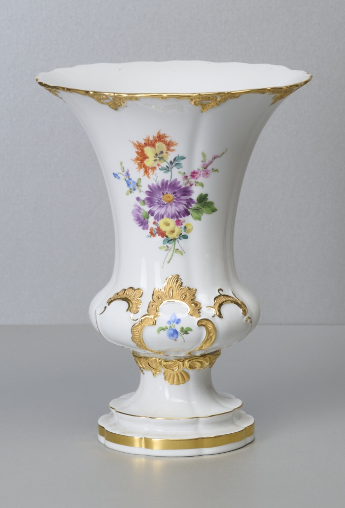 Große Meissen Prunkvase mit Blumenmalerei, 1. Wahl Große Meissen Prunkvase mit Blumenmalerei, 1. Wahl