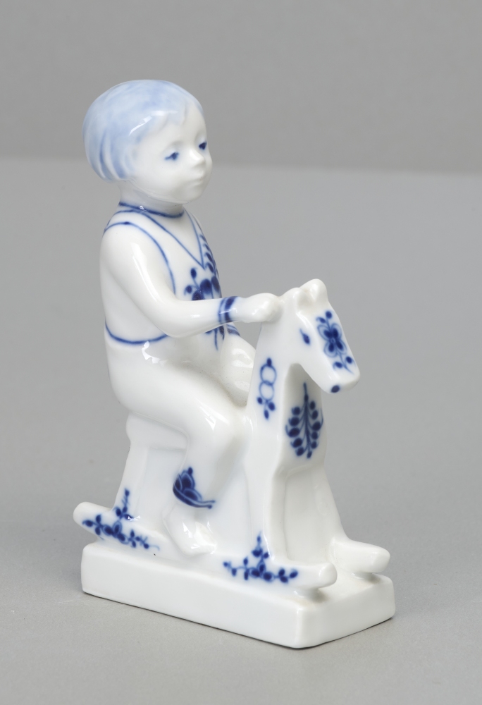 Royal Copenhagen, Junge auf Schaukelpferd