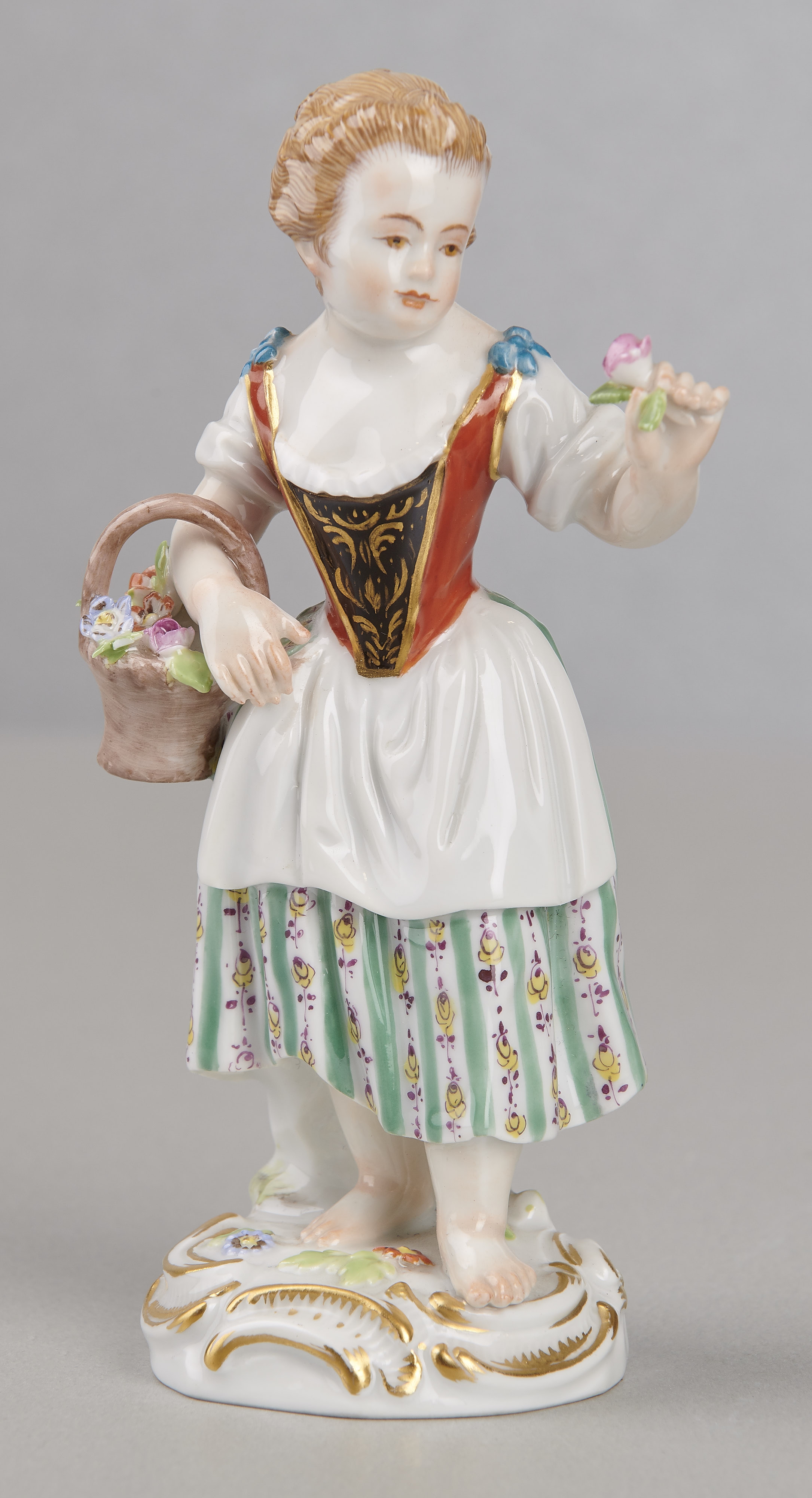 Meissenfigur, Gärtnerkind mit Blume, 1. Wahl Meissenfigur, Gärtnerkind mit Blume, 1. Wahl