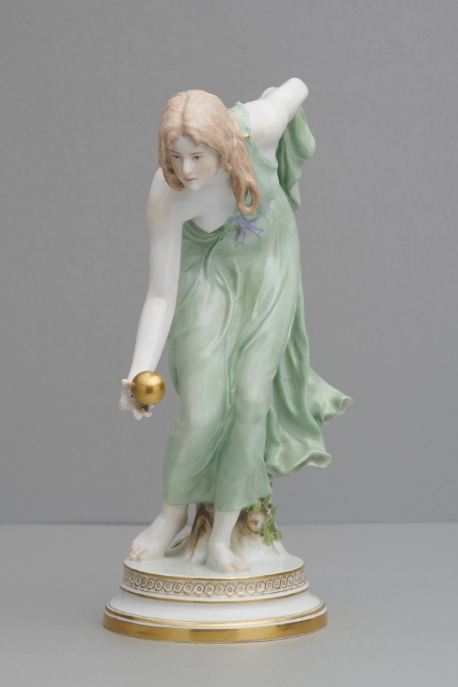 Meissen, Kugelspielerin, Entwurf Walter Schott, 1. Wahl Meissen, Kugelspielerin, Entwurf Walter Schott, 1. Wahl