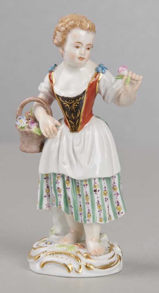 Meissenfigur, Gärtnerkind mit Blume, 1. Wahl Meissenfigur, Gärtnerkind mit Blume, 1. Wahl